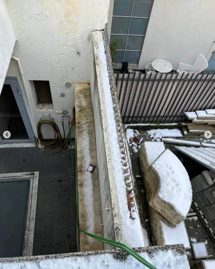 Couronnement du mur dégradé avant intervention
