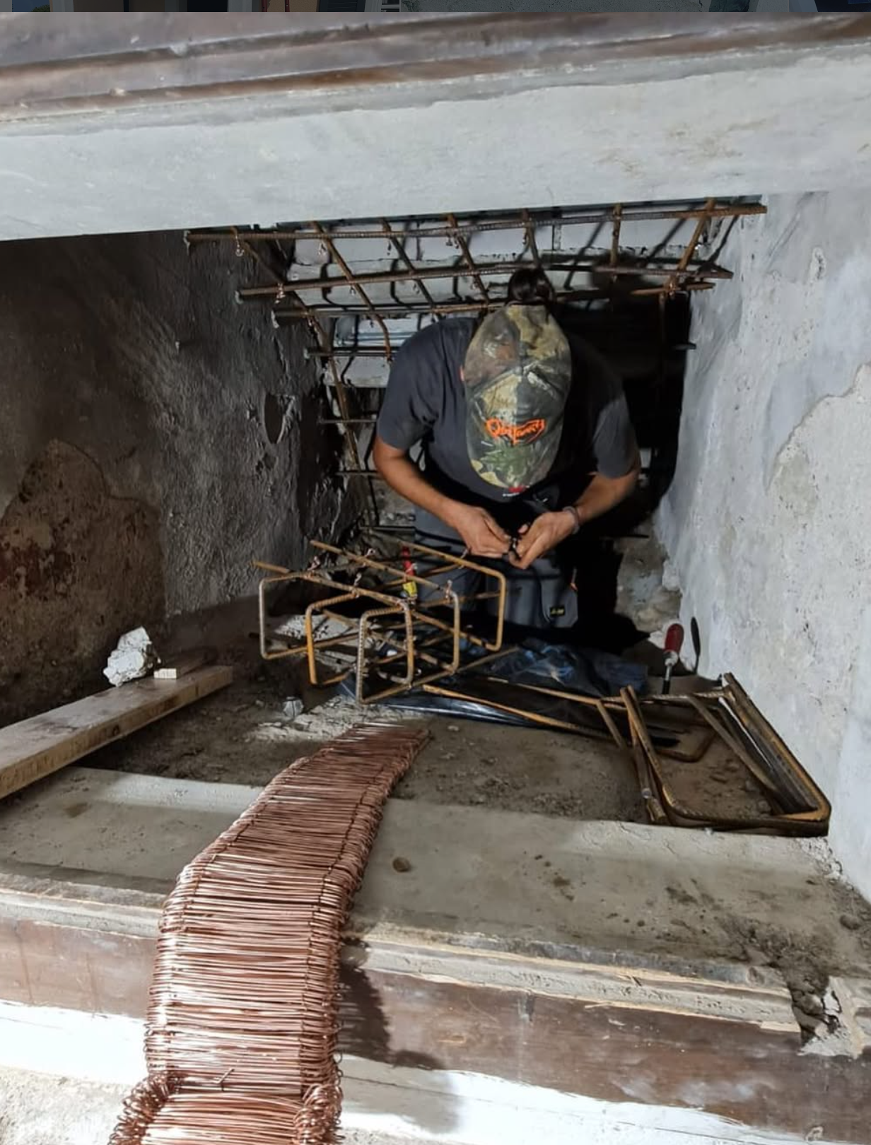 Façonnage et ligature d'armatures sur un chantier de béton armé